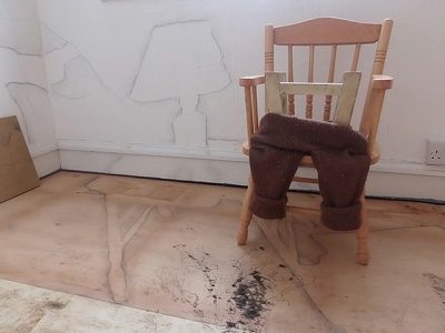 HM trouserchair and table_reduced